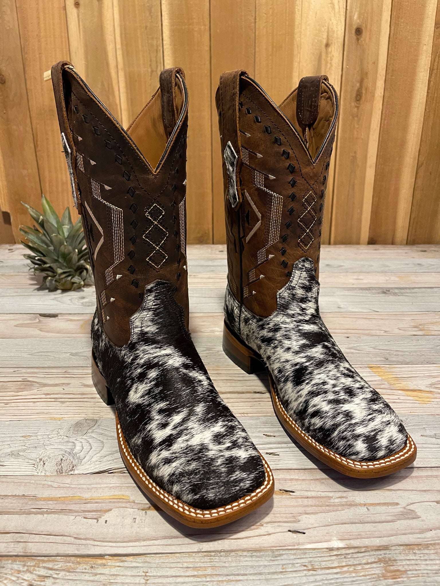 Exotic Leather Boot “Paisley” Cowhide Size 6
