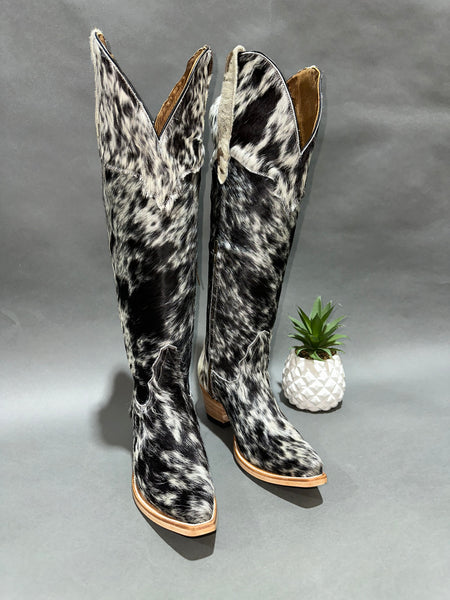 Ruby Tall Cowhide Sz: 8