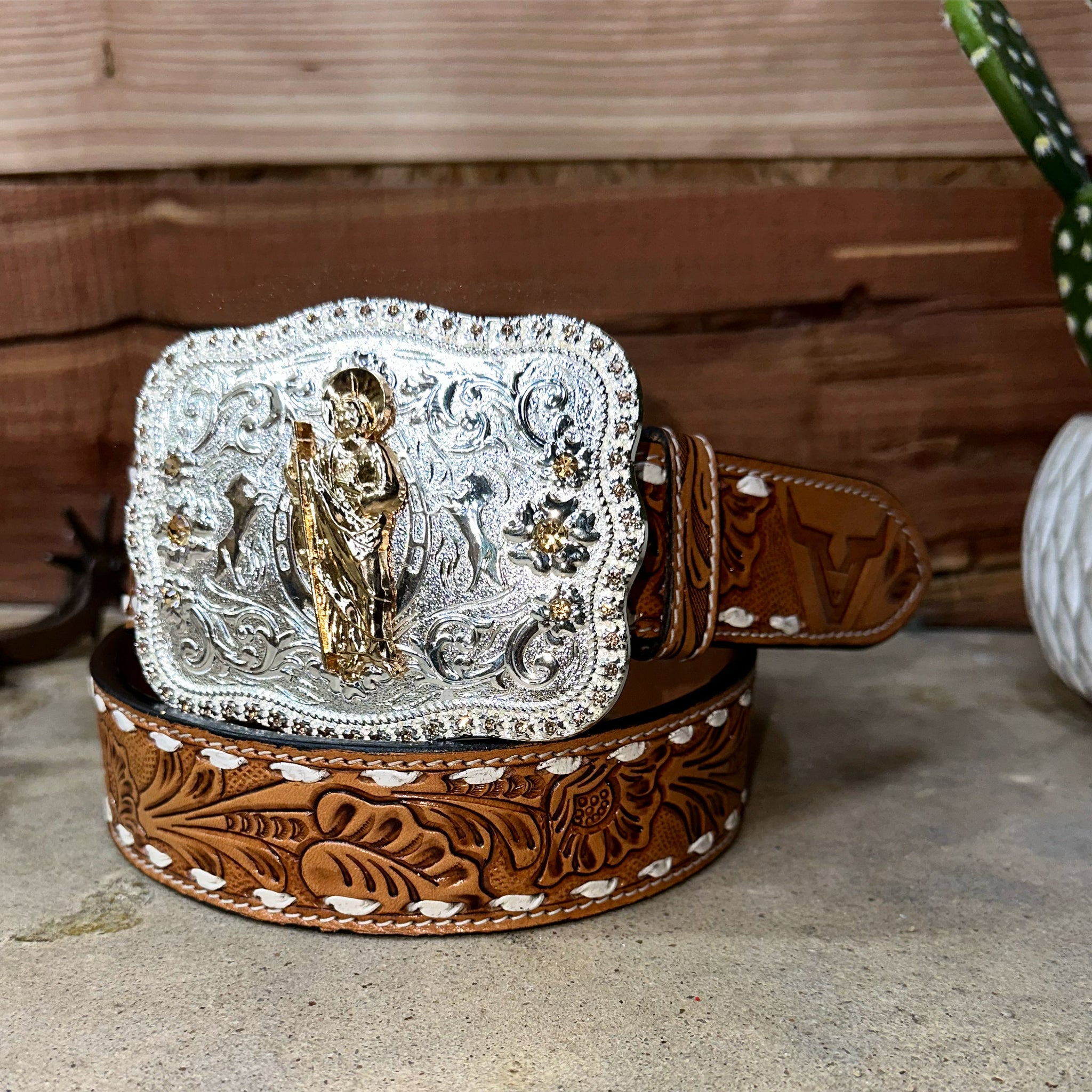 San Judas Rose Gold Buckle Rose Gold diamonds
