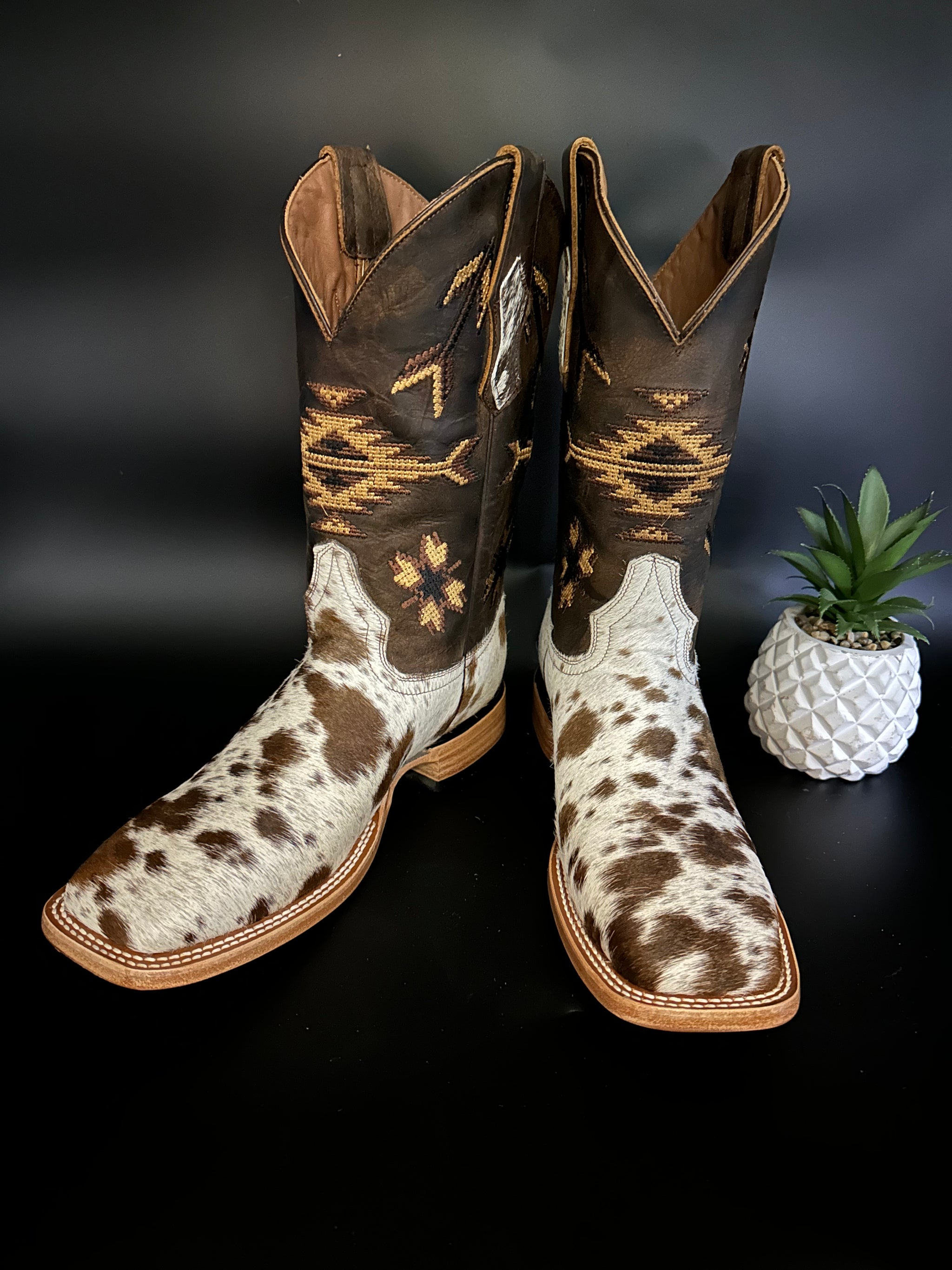 Men Cowhide 9 – Roman Valley Ranch