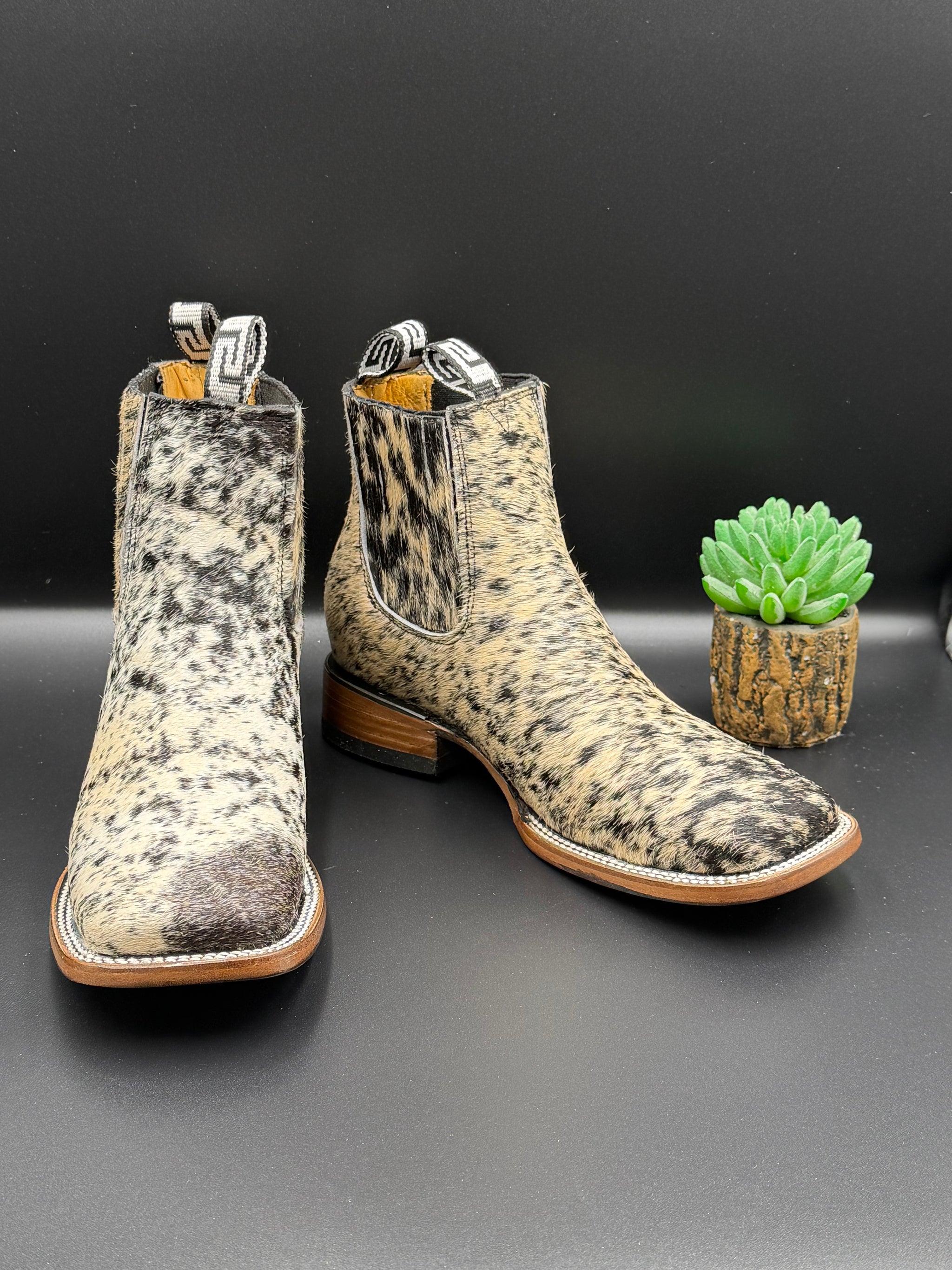 Men Cowhide 6 – Roman Valley Ranch