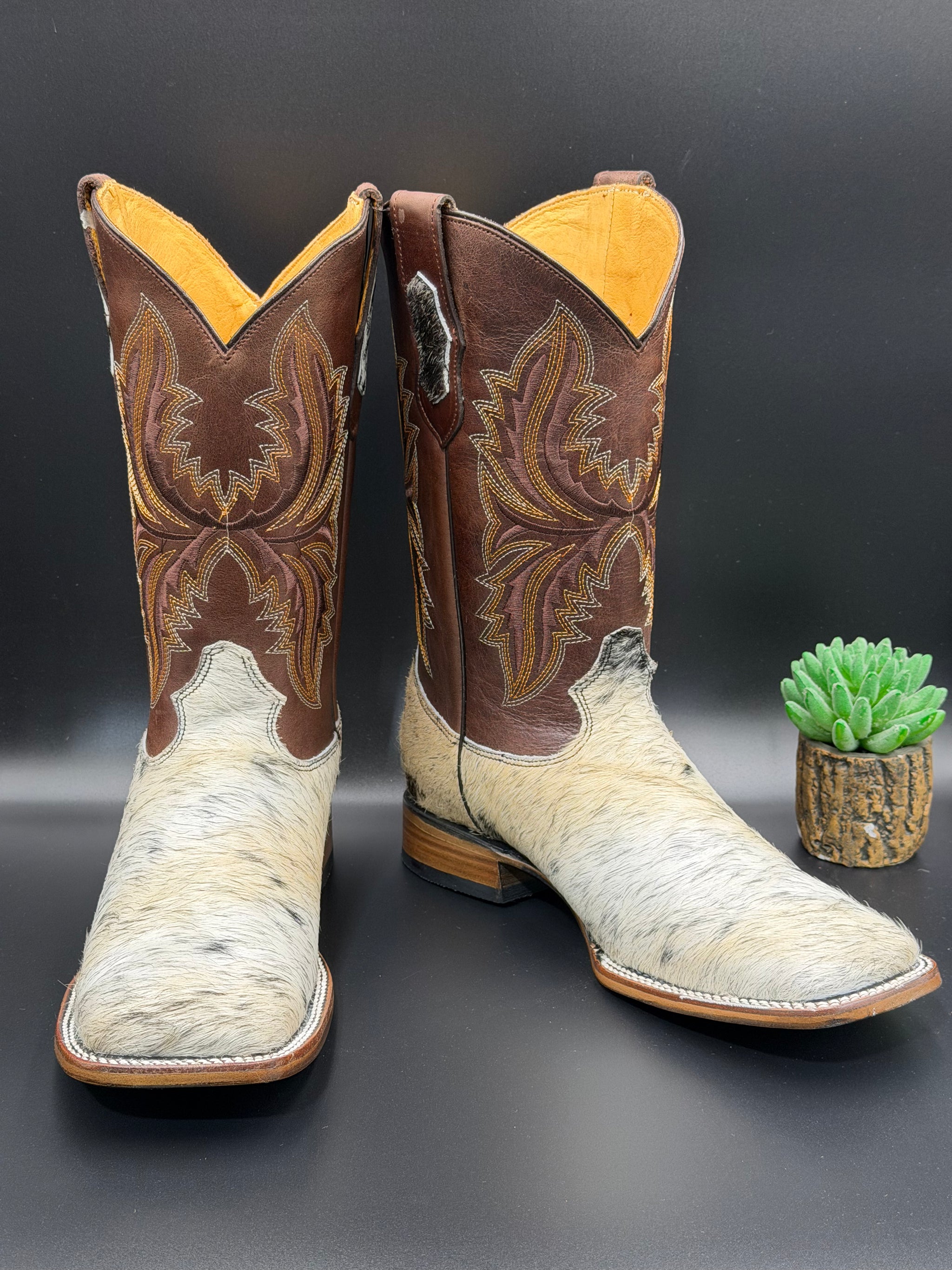 Men Cowhide 9 – Roman Valley Ranch