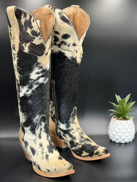Tall Cowhide Sz: 8.5