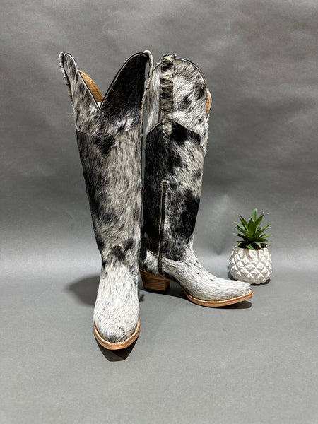 Ruby Tall Cowhide Sz: 6