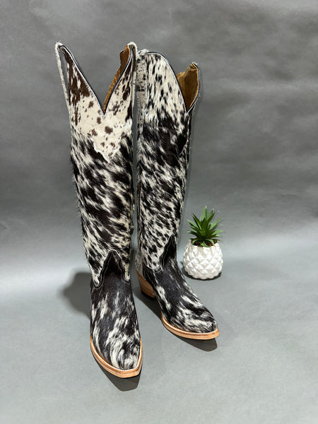 Ruby Tall Cowhide Sz: 7.5