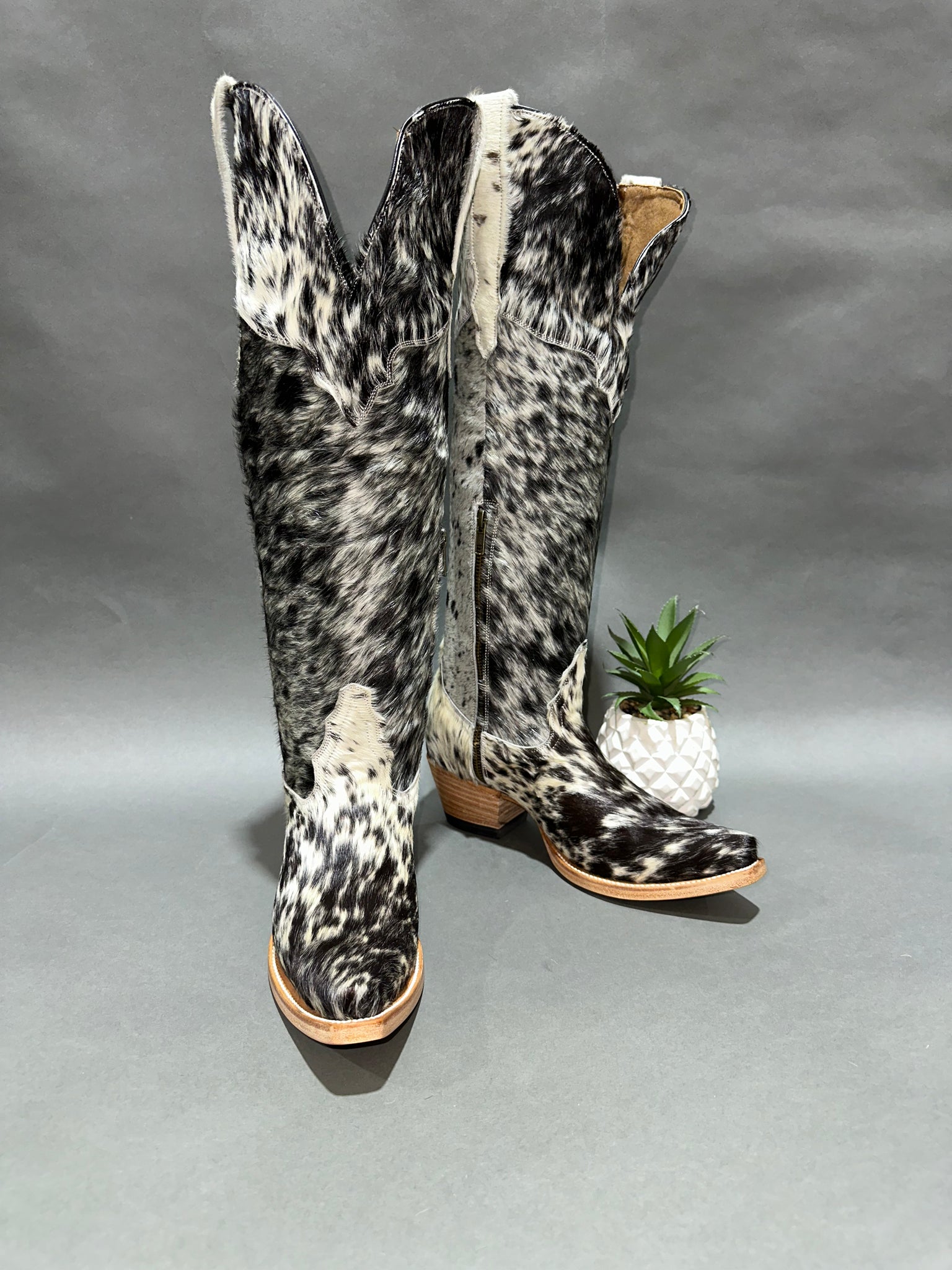 Ruby Tall Cowhide Sz:9